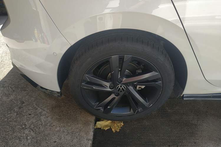 Used Volkswagen Golf 2023 Facelift 280TSI DSG R-Line Lite