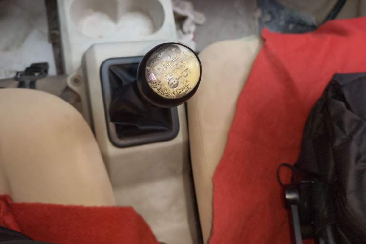 Used Dongfeng Xiaokang C37 2016 1.5L Standard II DK15-06 Gear Lever