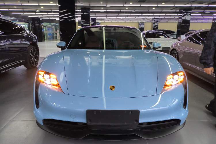 Used Porsche Taycan 2022-Year Updated Taycan
