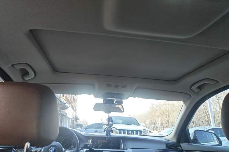 Used BMW 5 Series 2014 520Li Elegant Model
