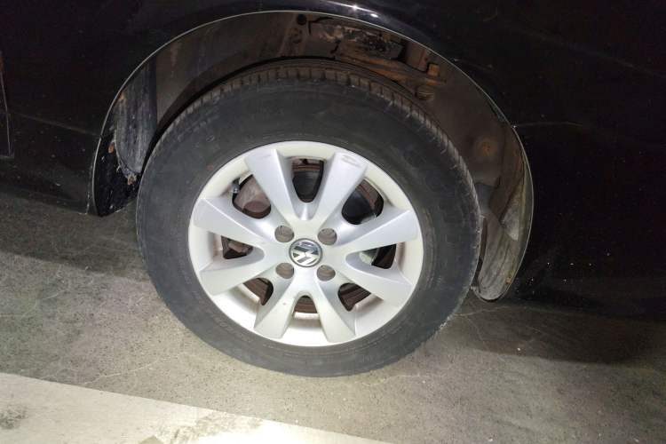 Used Volkswagen Santana Vista 2008 1.8L Manual Comfort Edition Right Front Wheel Hub