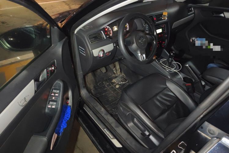 Used Volkswagen Sagitar 2014 Revised Version 1.6L Manual Comfort Edition Driver Seat