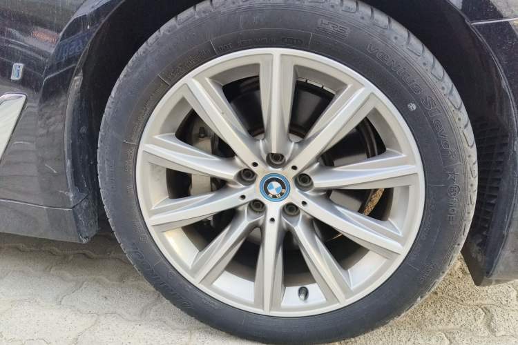 Used BMW 5 Series New Energy 2019 530Le Luxury Package Right Front Wheel Hub