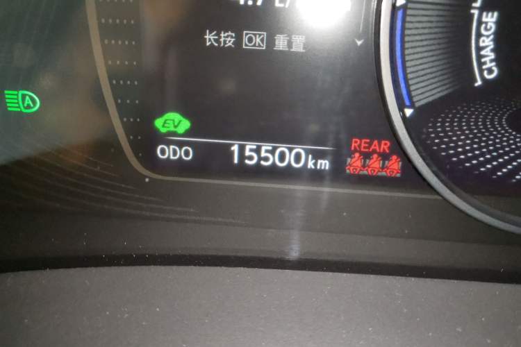 Used Lexus ES 2022 300h Excellence Edition Odometer Close Up