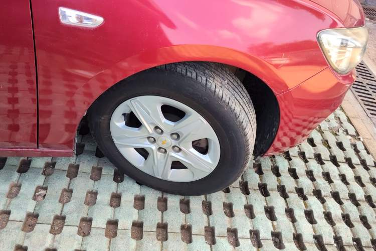 Used Chevrolet Cavalier 2018 320 Automatic Enjoyment Sunroof Edition Right Front Wheel Hub