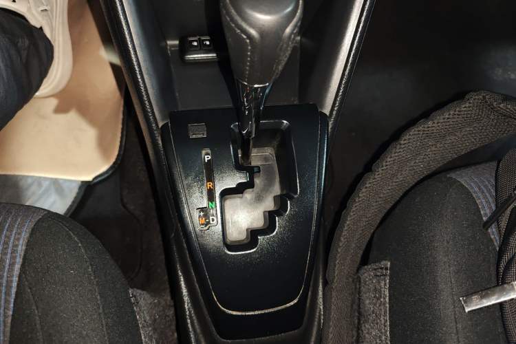 Used Toyota YARiS L Zhi Xiang 2019 1.5E CVT Dynamic Edition China VI compliant Gear Lever
