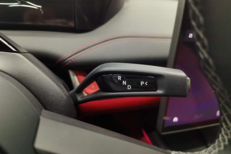 Used Xiaomi Auto SU7 2024 Rear-Drive Ultra-Long Range Advanced Pro-Level Intelligent Driving Version Gear Lever