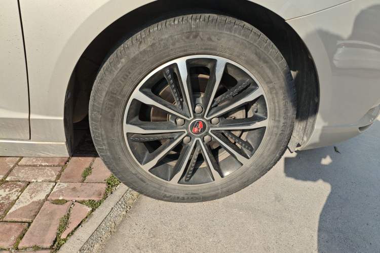 Used Roewe i5 2020 1.5L Automatic 4G Connect Luxury Flagship Edition
