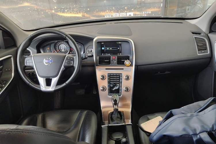 Used Volvo XC60 2016 T5 Smart Upgrade Model
