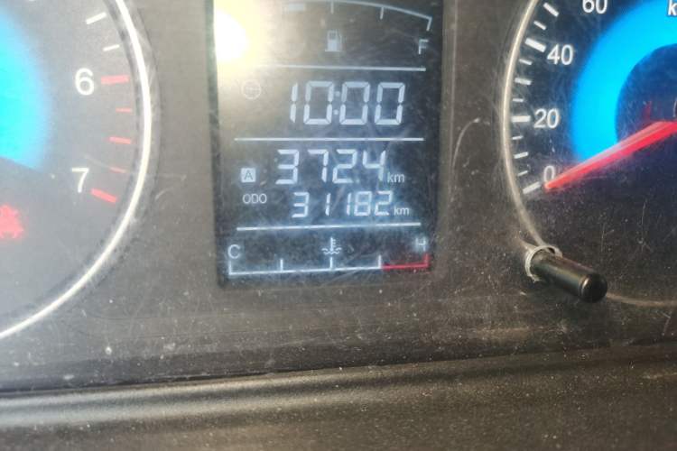 Used Dongfeng Fengon 330 2019 1.5L Manual Practical II China VI