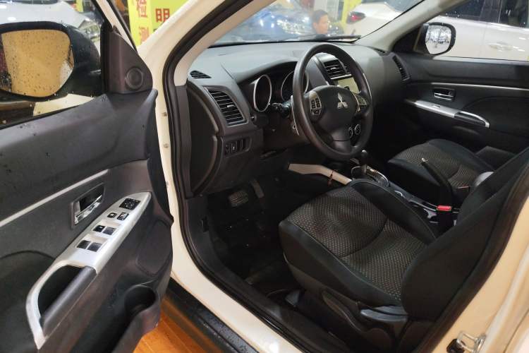 Used Mitsubishi ASX 2013 2.0L CVT Four-Wheel Drive Premium Edition
