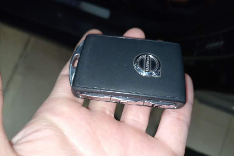 Used Volvo V90 2017 Cross Country T5 AWD Smart Range Edition