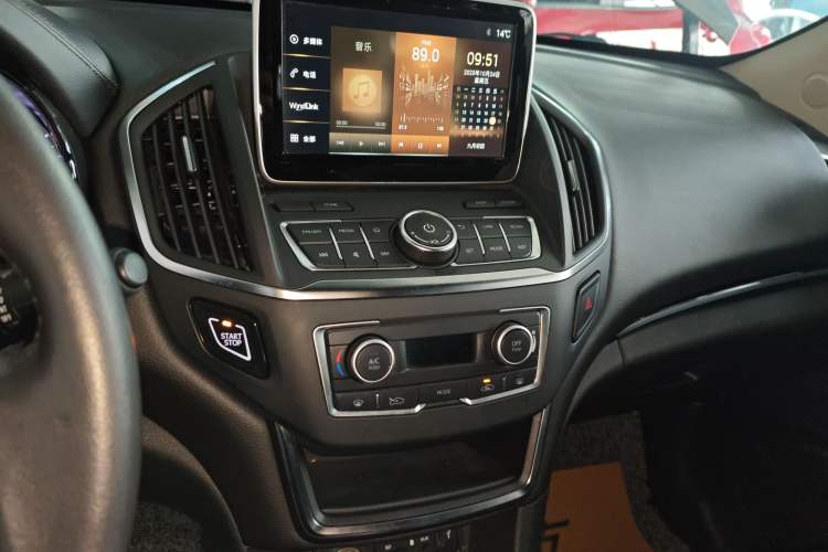 Used Dongfeng Aeolus AX5 2017 1.4T Automatic Fun Edition
