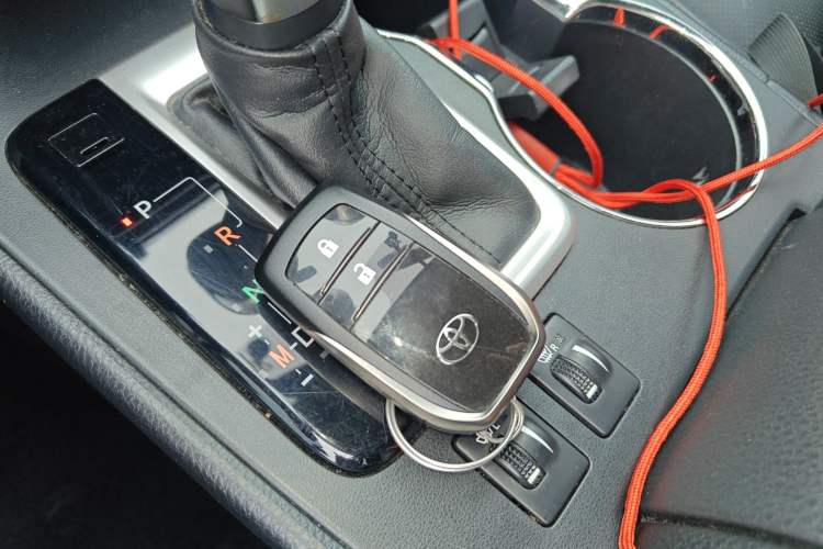 Used Toyota Highlander 2015 2.0T Two-Wheel Drive Luxury Edition 7 Seats Interior 1