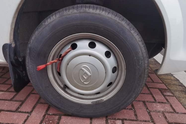 Used SAIC MAXUS Xintu V80 2023 2.0T Manual Classic Aoyuntong Short Wheelbase Ultra-Low Roof 5/6-Seater
