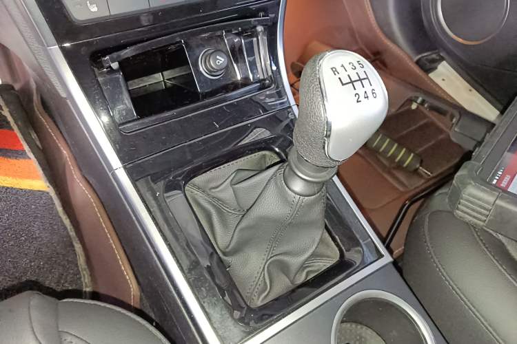 Used Haval H2 2016 Red-Label 1.5T Manual Two-Wheel Drive Luxury Model