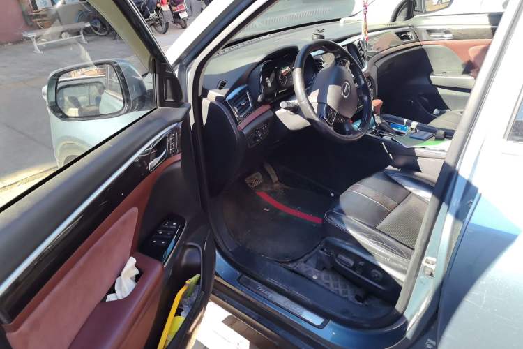 Used GAC Trumpchi GS8 2017 320T Two-Wheel Drive Luxury Smart Connectivity Version (7 Seats)