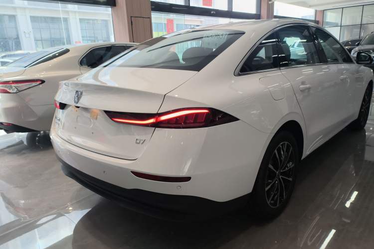 Used Roewe D7 2025 DMH 125km World Champion Edition Right Rear Taillight