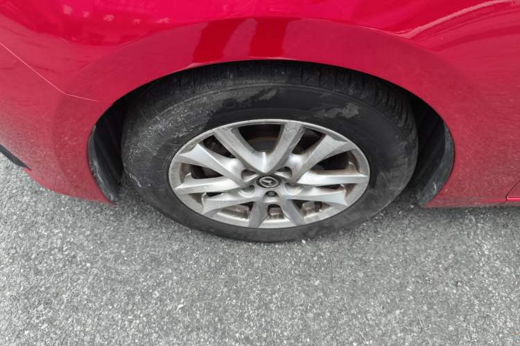 Used Mazda 3 Axela 2016 Sedan 1.5L Automatic Luxury Model