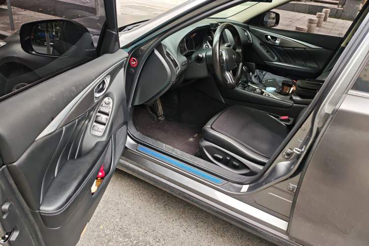 Used Infiniti Q50L 2018 2.0T Enjoyment Version China V Standard Driver Seat