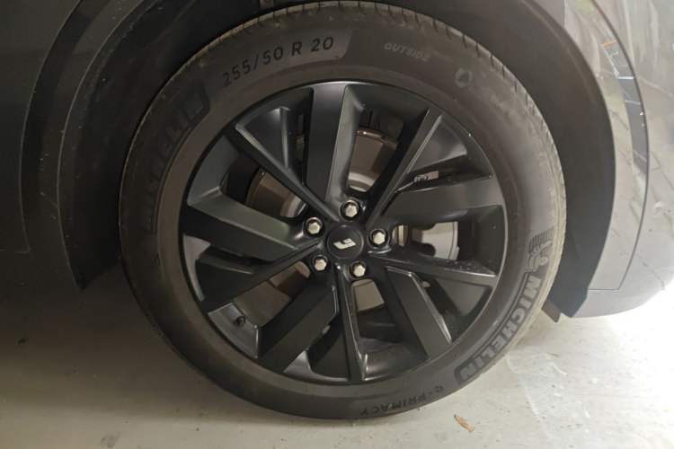 Used Li Auto L8 2023 Pro Model
