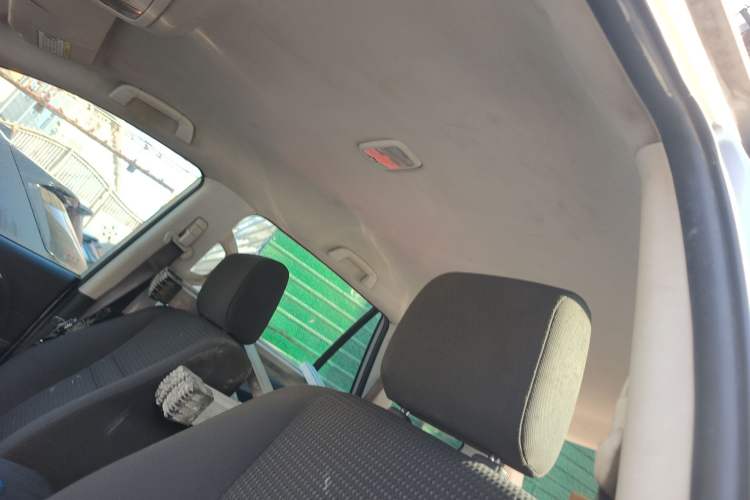 Used Foton Savana 2015 2.0T Manual Two-Wheel Drive Gasoline Luxury Edition 5 Seats