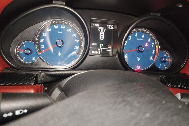 Used Maserati GranTurismo 2007 4.2L Standard Edition Instrument Cluster