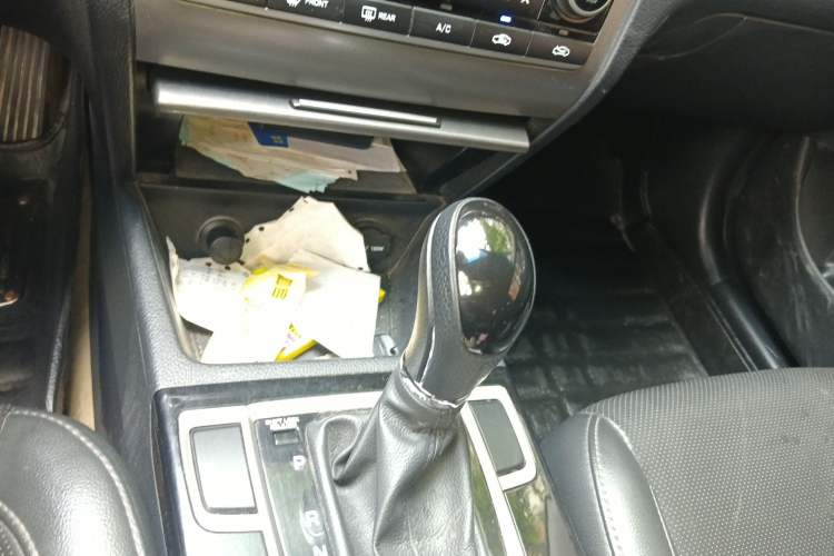 Used Hyundai Mistra 2014 1.8L Automatic Smart GLS Gear Lever