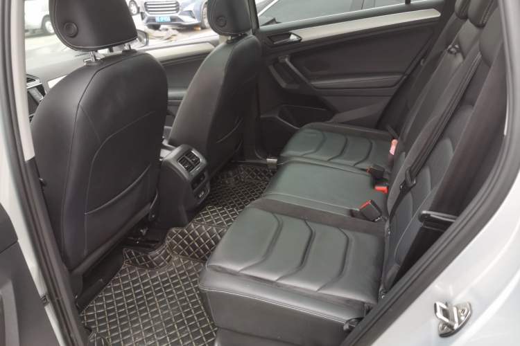 Used Volkswagen Tiguan L 2017 330TSI Automatic Two-Wheel Drive Luxury Edition Left Rear Seat