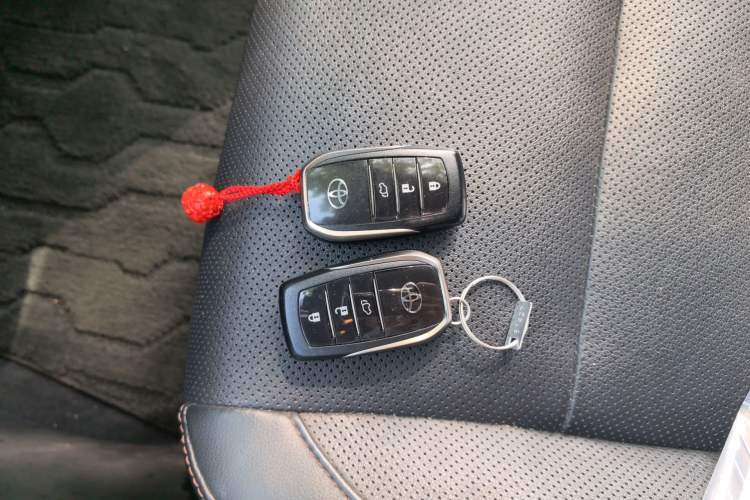 Used Toyota Highlander 2018 2.0T Four-Wheel Drive Prestige Version 7 Seats China VI Standard