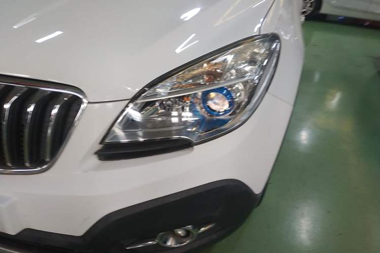 Used Buick Encore 2015 1.4T Automatic Two-Wheel Drive Urban Leading Model Left Front Headlight