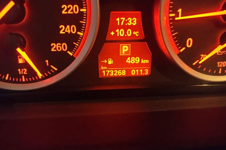 Used BMW X6 2012 xDrive35i Odometer Close Up