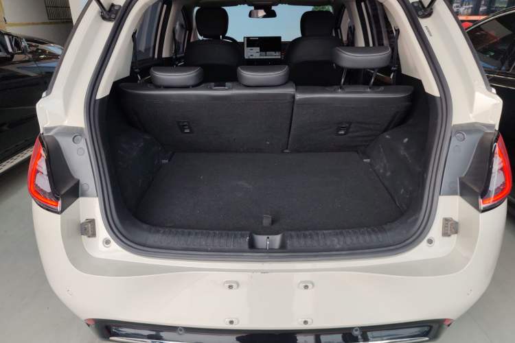 Used Baojun Cloud 2023 460 Pro Trunk