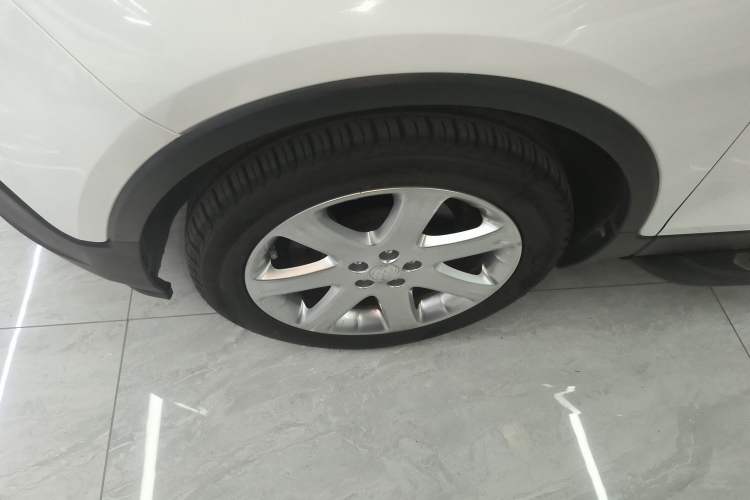 Used Buick Encore 2015 1.4T Automatic Two-Wheel Drive Urban Elite Version
