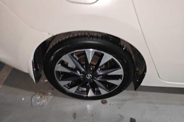 Used Nissan Lannia 2016 1.6L CVT Smart Cool Edition Right Rear Wheel Hub