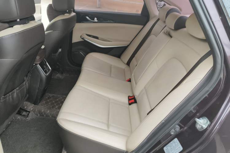 Used Changan Raeton CC 2018 1.5T Automatic Zunya Model China V Standard
