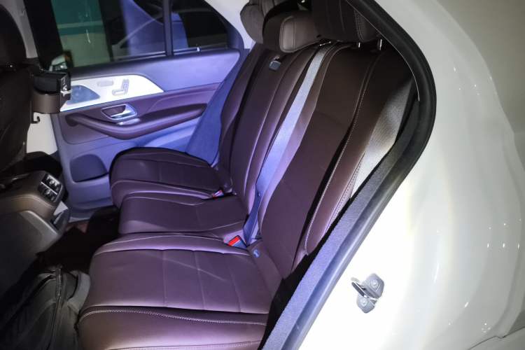 Used Mercedes-Benz GLE 2020 Restyled GLE 450 4MATIC Dynamic Edition Left Rear Seat