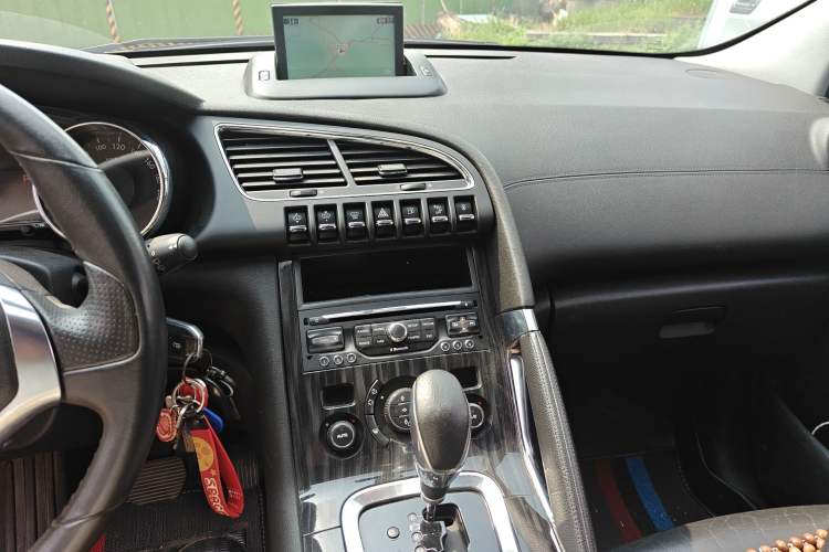 Used Peugeot 3008 2013 1.6THP Automatic Trend Edition Audio And AC Panel