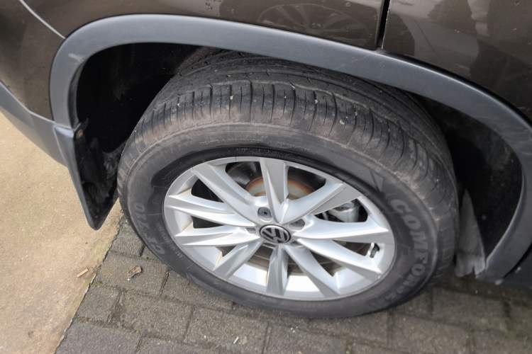 Used Volkswagen Tiguan 2016 280TSI Automatic Two-Wheel-Drive Silk Road Style Edition Right Rear Wheel Hub