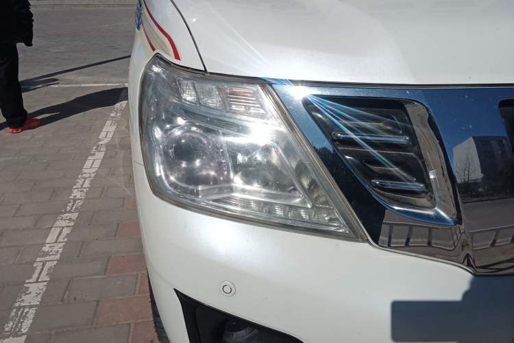 Used Nissan Patrol  Right Front Headlight