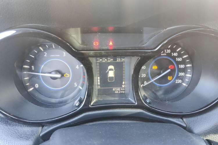 Used JMC Yuhu 7 2020 2.0T Diesel Manual 4x4 Comfort Edition Long Wheelbase China VI Emission Standard JX4D20A6L Instrument Cluster