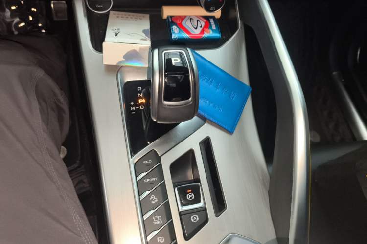 Used Geely Auto Coolray 2019 Sport Version 260T DCT Battle 48V Mild Hybrid China VI Standard
