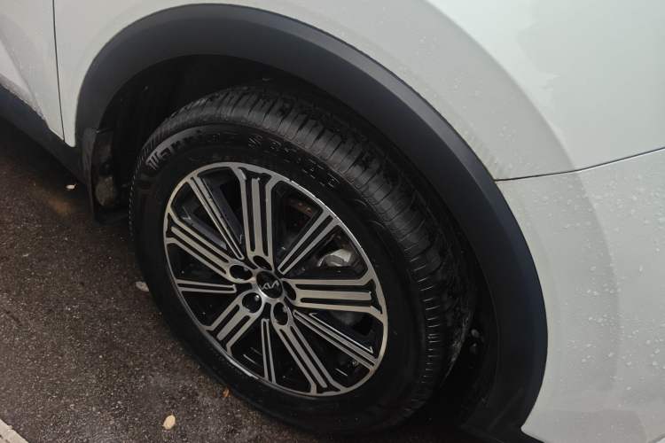 Used Kia Sportage R 2021 Ace 2.0L Splendid Edition Right Front Wheel Hub