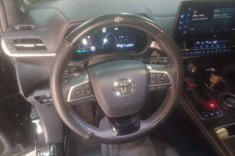 Used Toyota Granvia 2022 2.5L Hybrid Flagship Edition