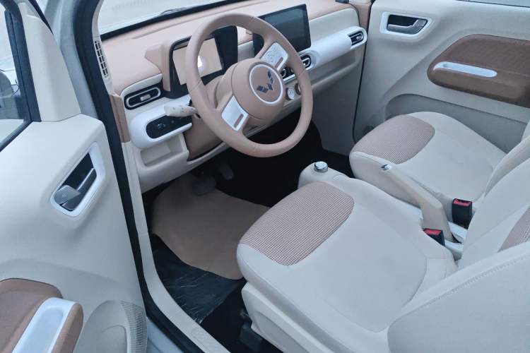 Used Wuling Hongguang MINIEV 2024 3rd Generation 215km Youth Edition Driver Seat