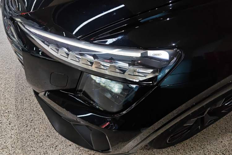 Used Audi Q5 e-tron 2022 40 e-tron Starlight Edition Mech Kit