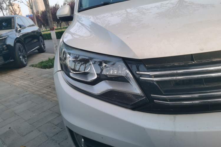 Used Volkswagen Tiguan 2016 280TSI Automatic Two-Wheel Drive Silk Road Comfort Edition Right Front Headlight