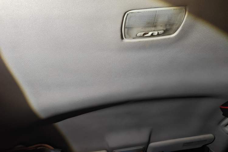 Used Honda CR-V 2012 2.0L two-wheel drive urban version
