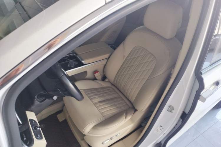 Used Buick GL8 2023 ES Lu Zun Luxury Model
