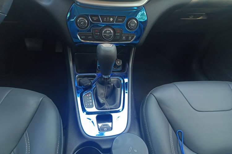 Used Jeep Cherokee 2016 2.4L Leading Edition
